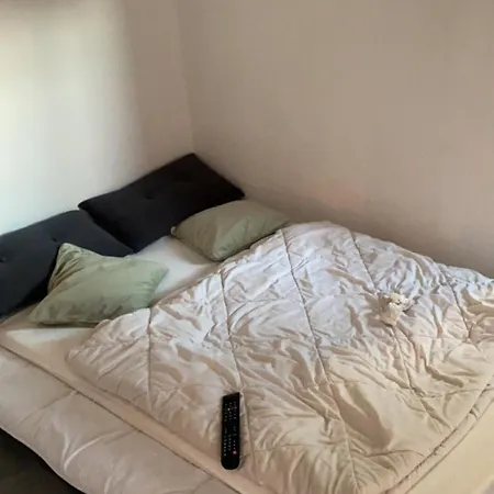 Cosy شقة *